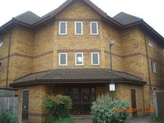 2 bedroom Flat for s...